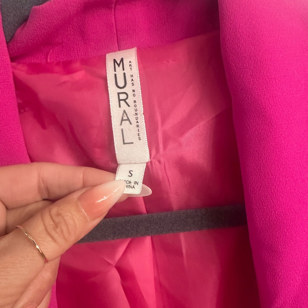 Mural Women's Pink Blazer - Picture 14 of 15